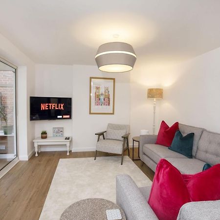 The Willows With Free Parking For 2 Cars York Exteriér fotografie
